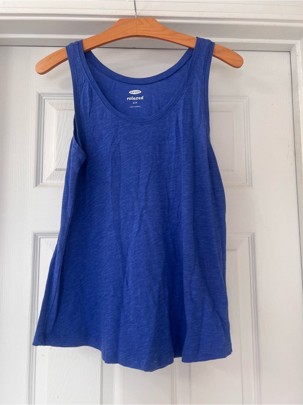 Old Navy Blue Relaxed Fit  Tank Top Sz Small
Lightweight/ Casual